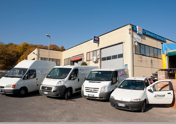Sede Autocar a Colle di Val d’Elsa con i veicoli dell’officina